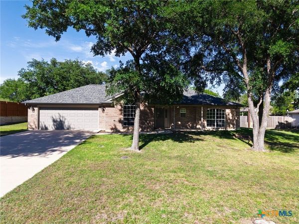1909 Diamond Ridge Drive , Lampasas, TX 76550