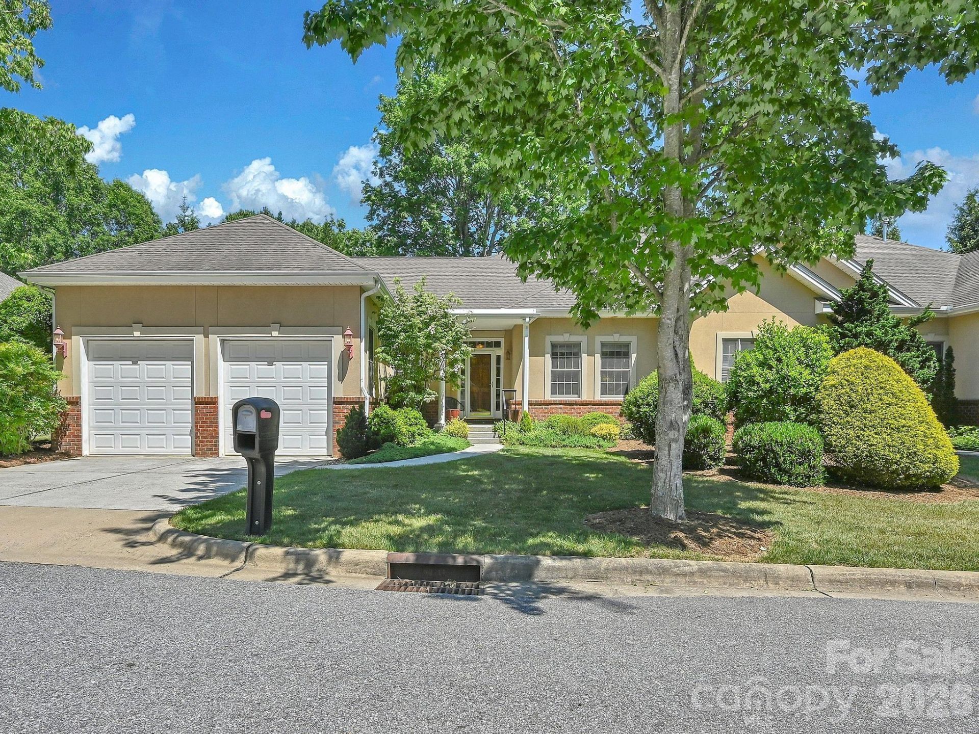 18 Boddington Court, Asheville, NC 28803 Main Photo