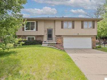 8304 S 49th Avenue , Omaha, NE 68147