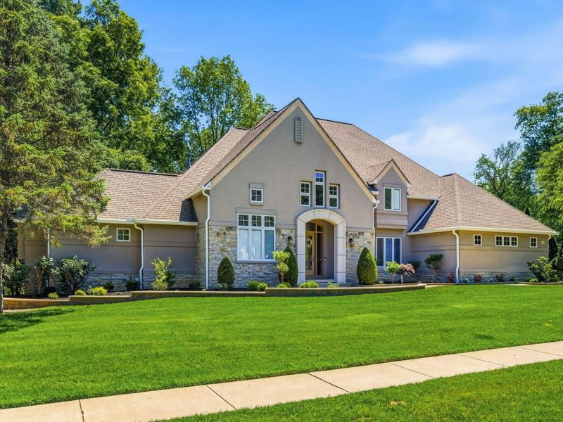 8432 Tartan Fields Drive , Dublin, OH 43017 Photo 2