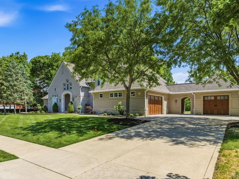 8432 Tartan Fields Drive , Dublin, OH 43017 Photo 3