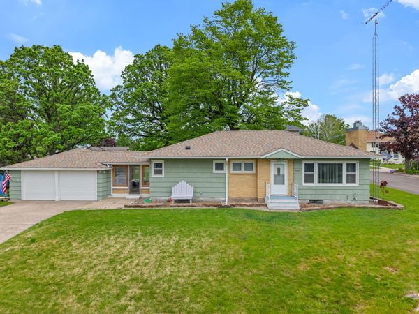 150 2nd Avenue SE, Plainview, MN 55964
