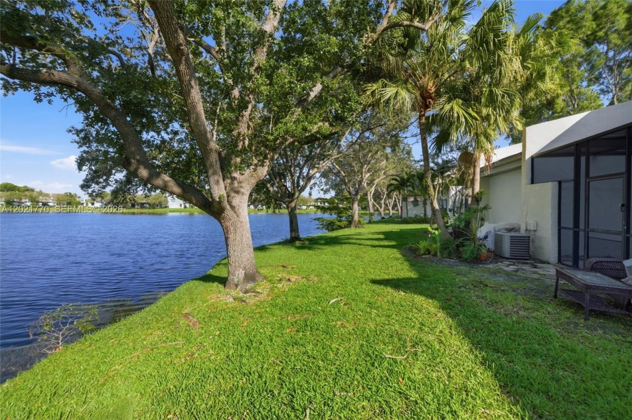 1257 NW 98th Ter, Unit 154, Pembroke Pines, FL 33024 Photo