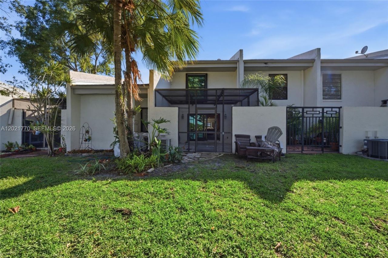 1257 NW 98th Ter, Unit 154, Pembroke Pines, FL 33024 Photo