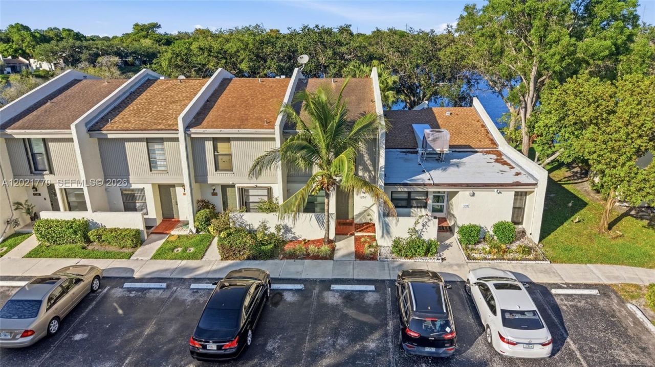 1257 NW 98th Ter, Unit 154, Pembroke Pines, FL 33024 Photo