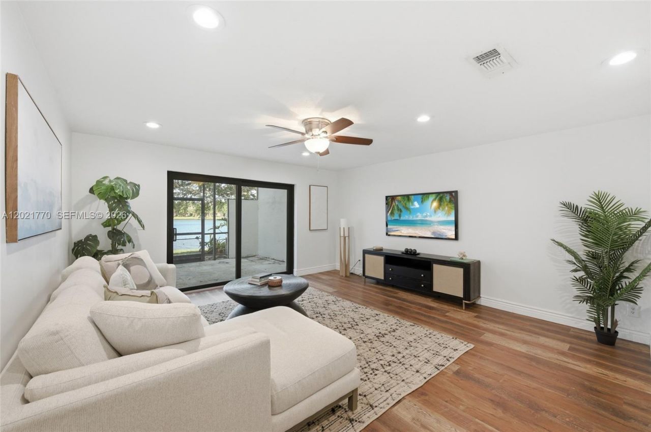 1257 NW 98th Ter, Unit 154, Pembroke Pines, FL 33024 Photo