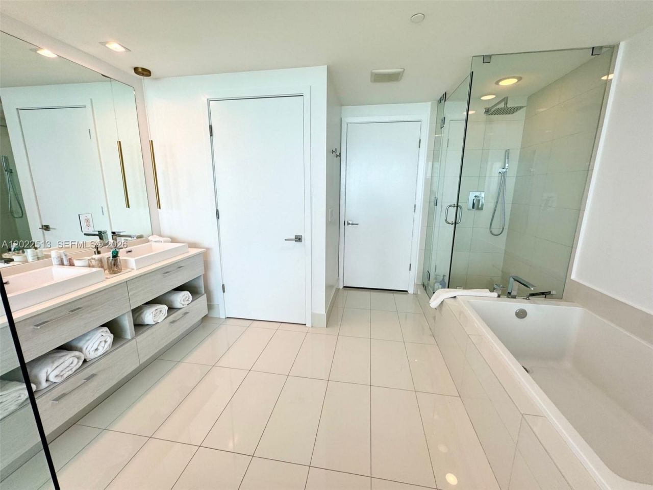 650 NE 32nd St , Unit 1901, Miami, FL 33137 Photo