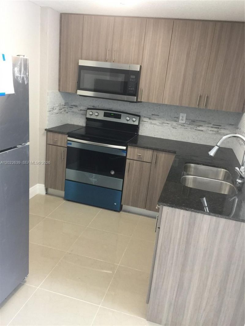 9143 SW 77th Ave , Unit B306, Miami, FL 33156 Photo