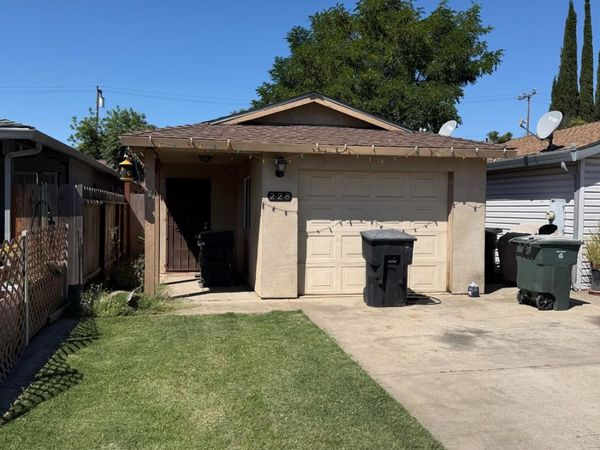 228 N 5th Ave, Oakdale, CA 95361