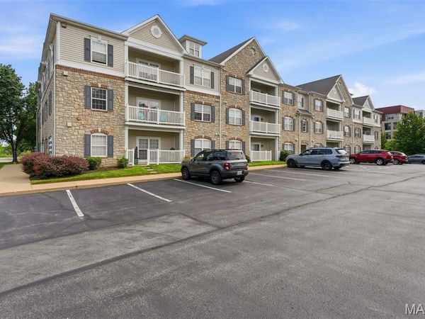 6 Monarch Trace Court, Unit 204, Chesterfield, MO 63017