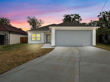 1542 Caldwell Street, Dallas, TX 75223