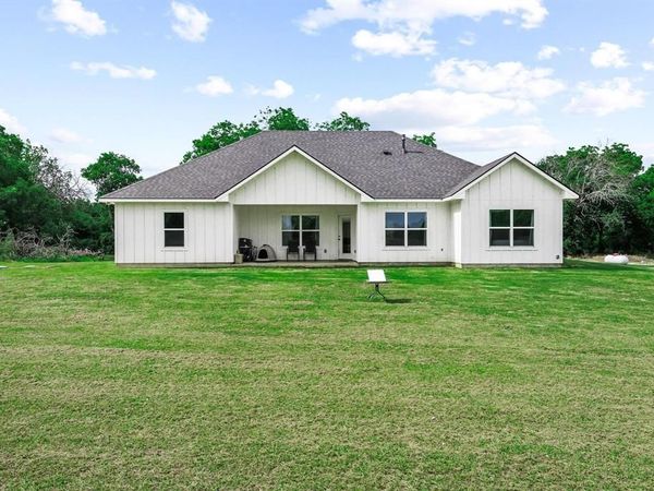 1350 County RD 4040 Road, Ector, TX 75439