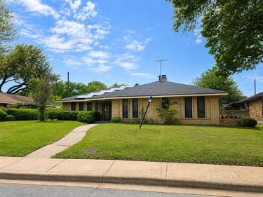 2147 Oak Valley Lane, Dallas, TX 75232
