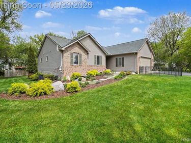 9268 Erin Court, Springfield Twp, MI 48350