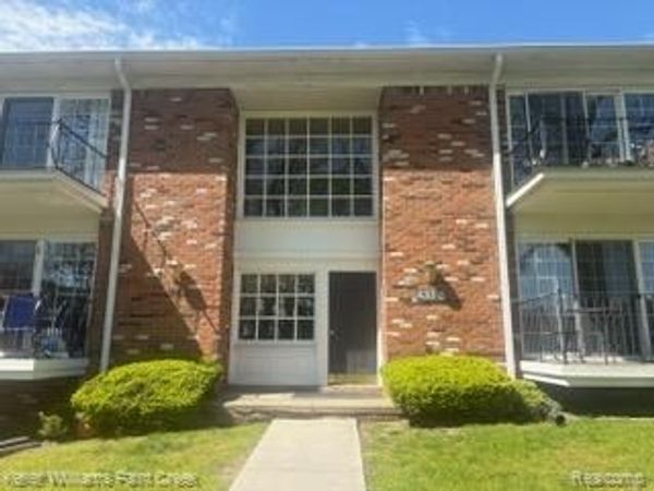 433 Fox Hills Drive S , Bloomfield Hills, MI 48304