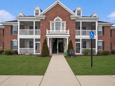 1043 E SUMMERFIELD GLEN Circle, Scio Twp, MI 48103