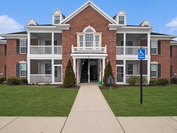 1043 E SUMMERFIELD GLEN Circle, Scio Twp, MI 48103