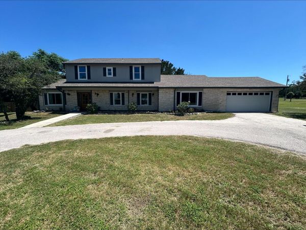 411 Carriage Oaks DR, Liberty Hill, TX 78642