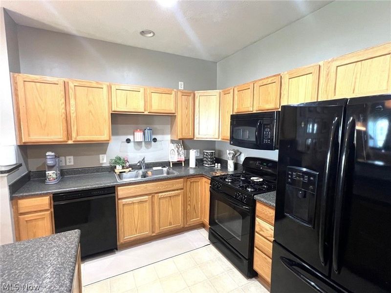 108 Yellowstone Court, Berea, OH 44017 Photo 17