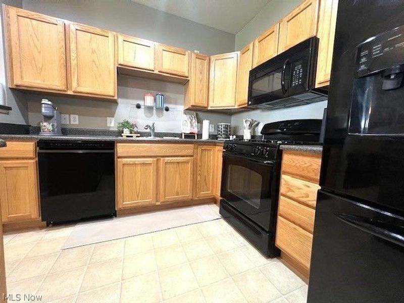 108 Yellowstone Court, Berea, OH 44017 Photo 18