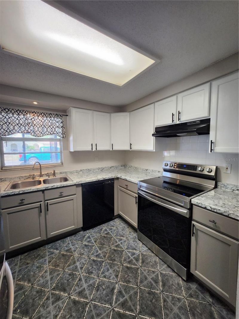 806 Walnut Drive, Seffner, FL 33584 Photo