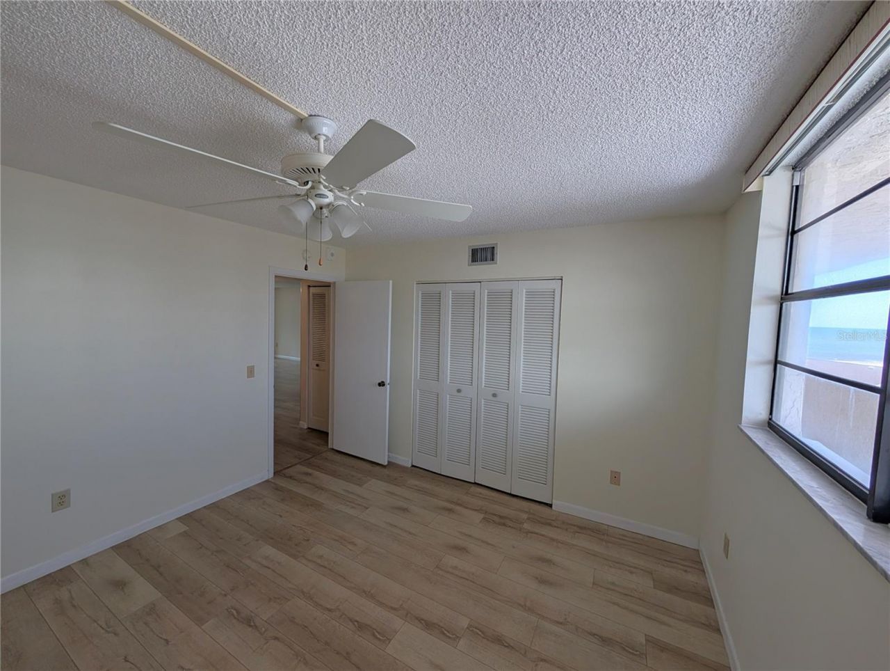 18304 Gulf Boulevard, Unit 406, Redington Shores, FL 33708 Photo