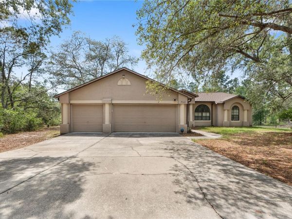 WEEKI WACHEE, FL 34613
