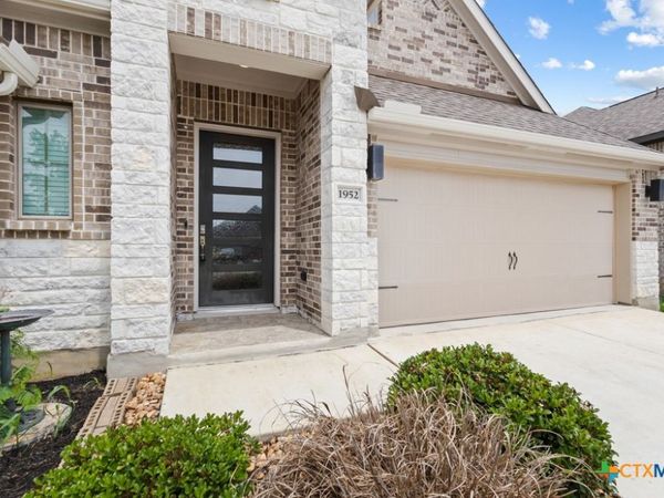 1952 Highland , Seguin, TX 78155