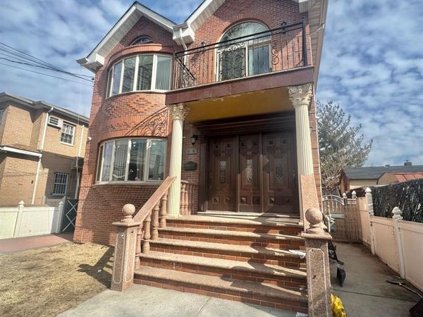 61-41 173rd Street , Fresh Meadows, NY 11365