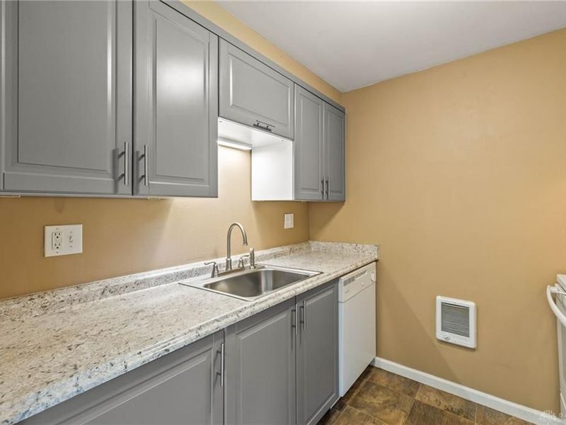5375 Dunmore Drive, West Carrollton, OH 45449 Photo 9
