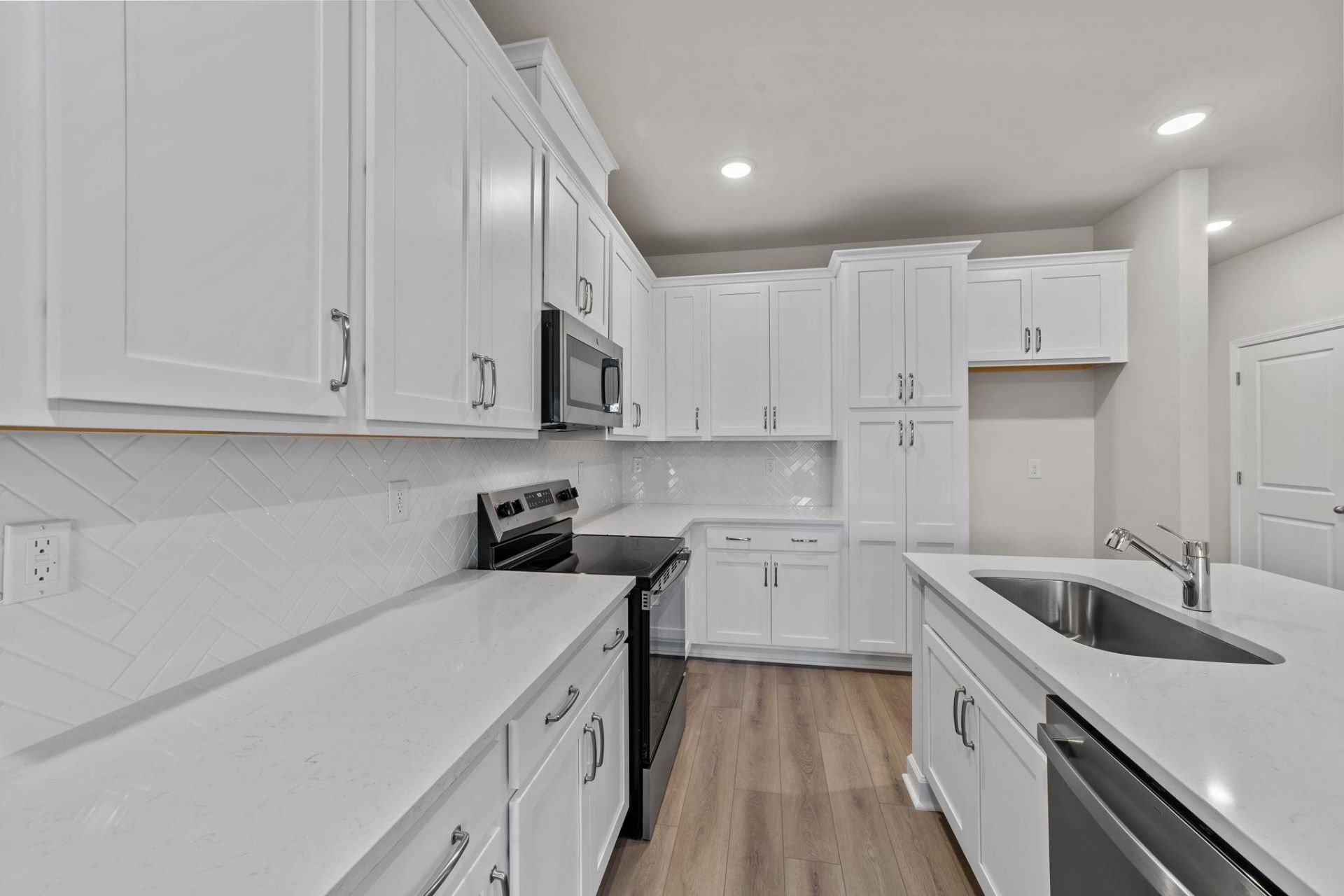705 Ebb Tide Rd.  Photo 6