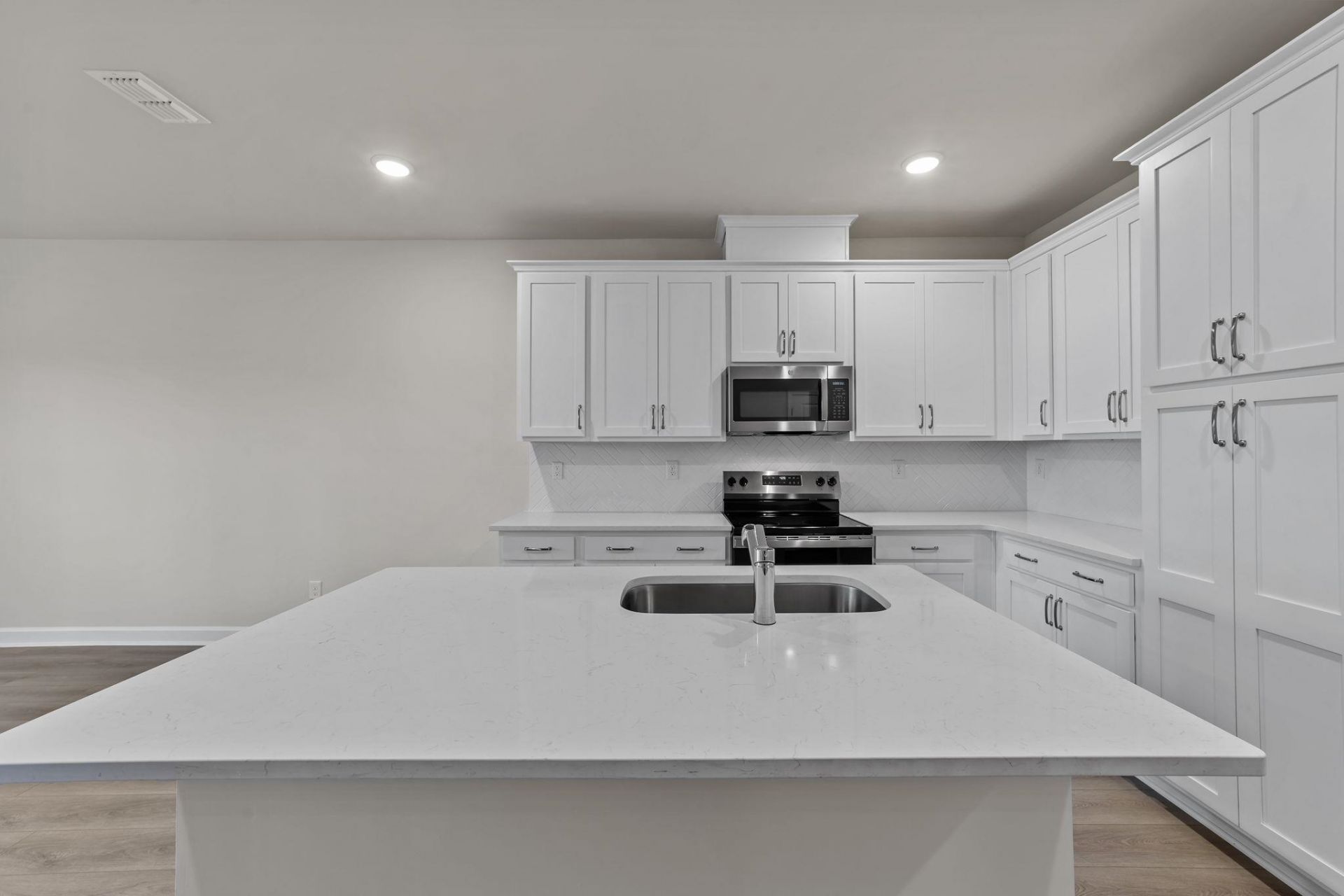 705 Ebb Tide Rd.  Photo 7