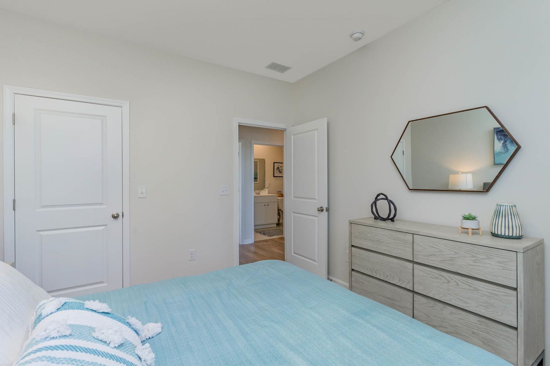 1040 Bear Bone Dr  Photo 23