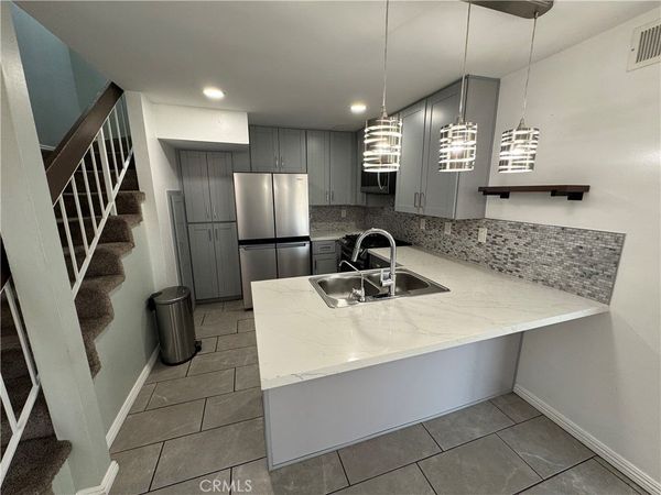 810 W Lambert, La Habra, CA 90631