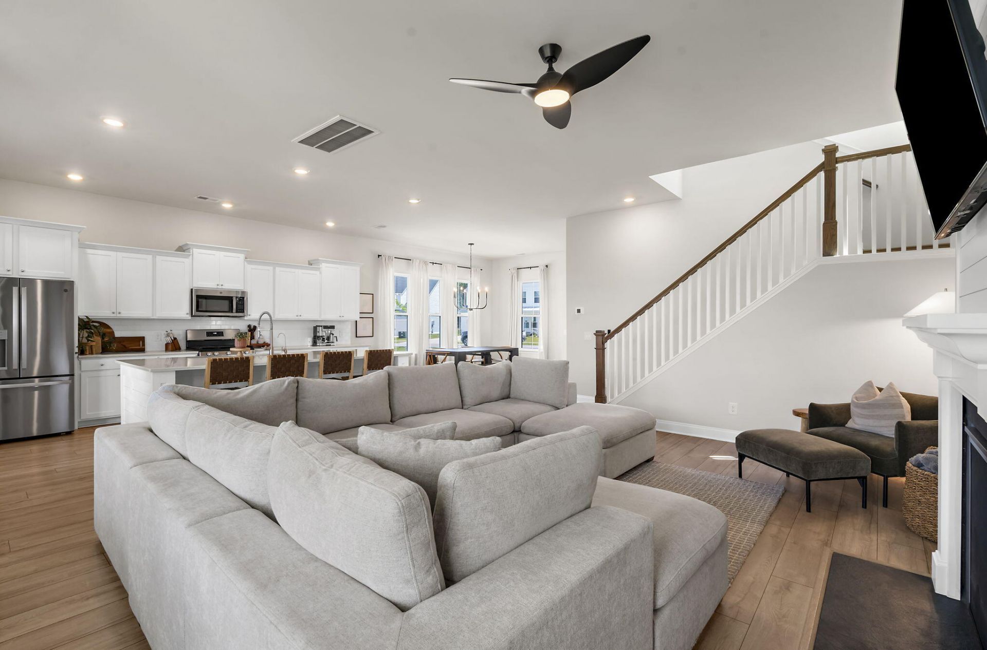 1020 Arrowwood Way Photo 13