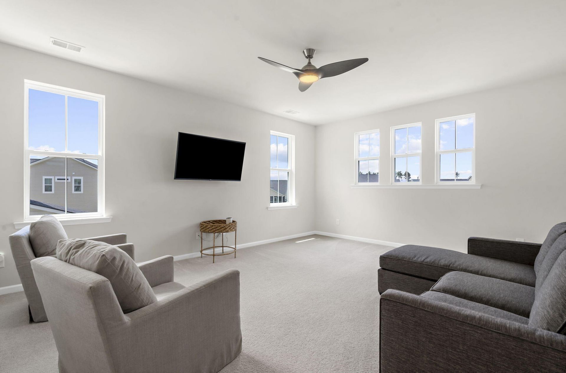1020 Arrowwood Way Photo 24