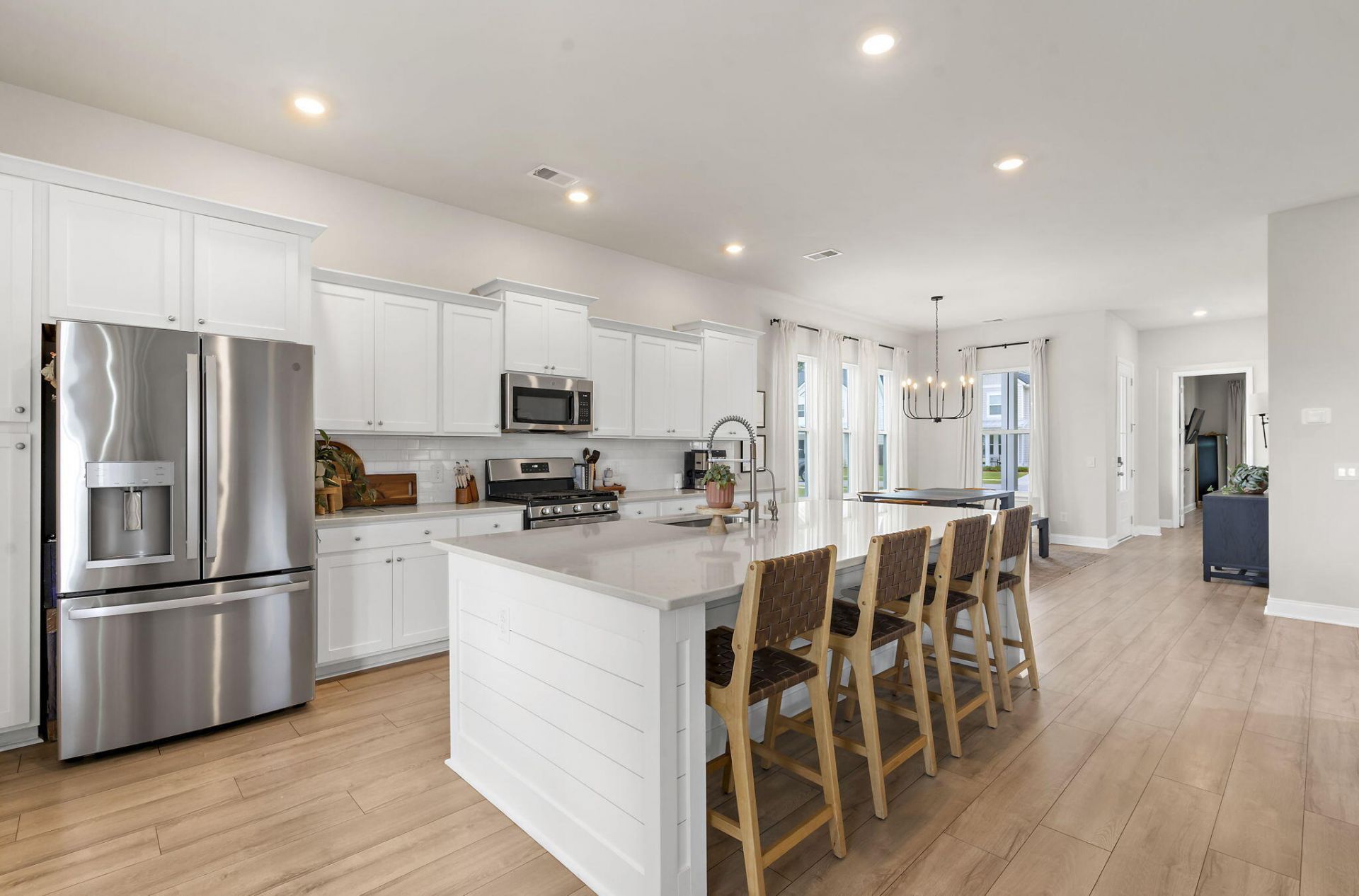 1020 Arrowwood Way Photo 9
