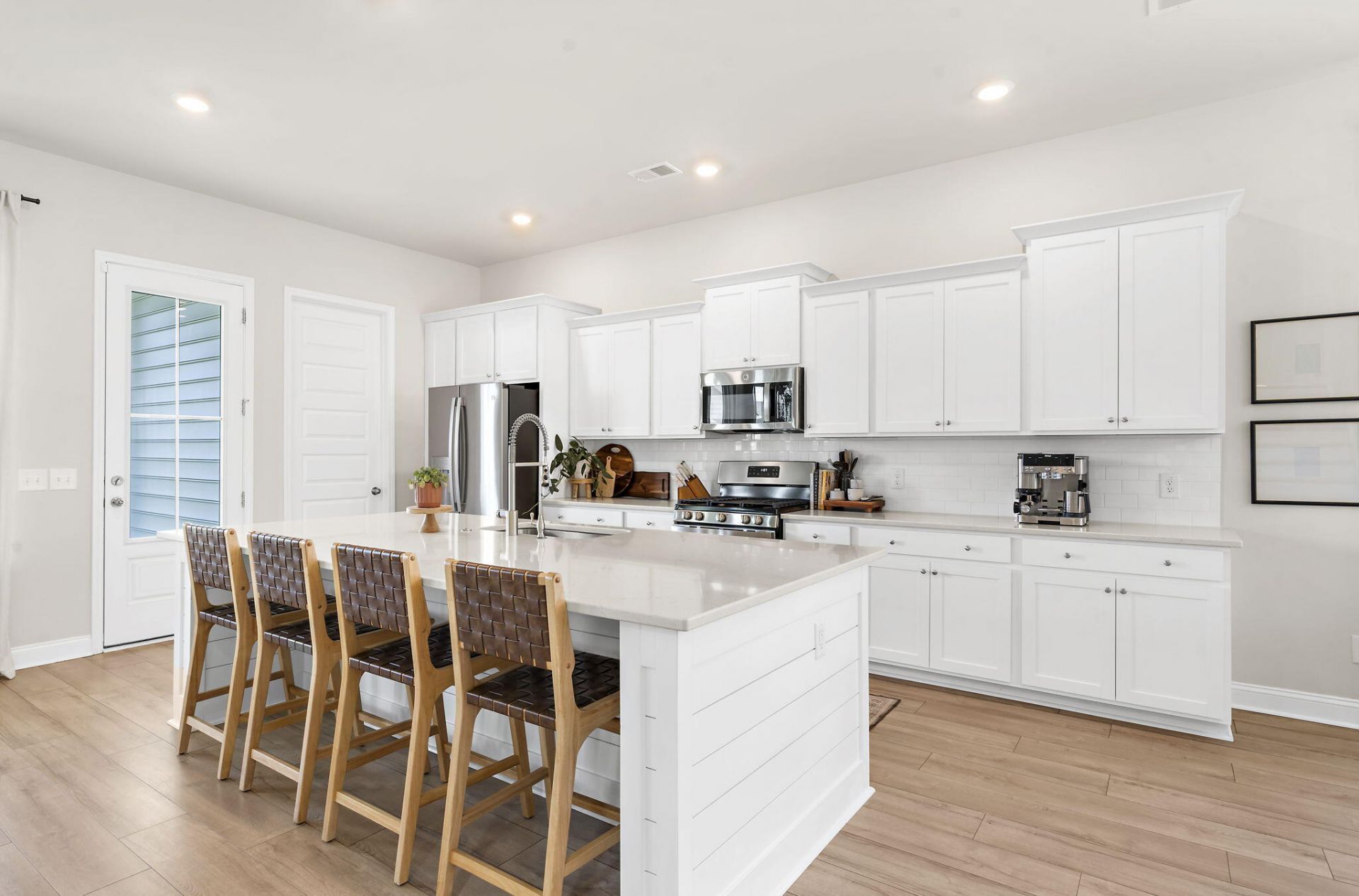1020 Arrowwood Way Photo 9