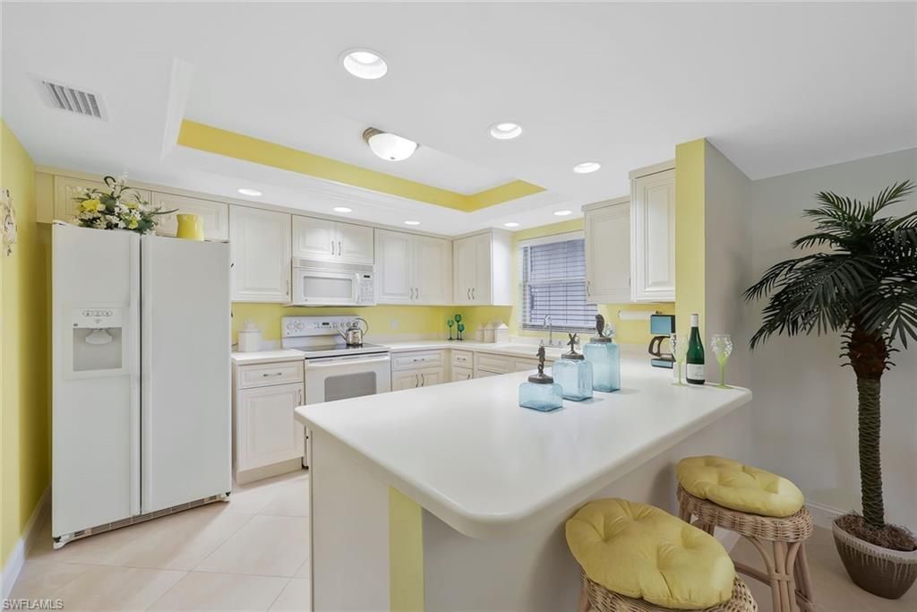 1520 Imperial Golf Course Blvd, Unit 214, Naples, FL 34110 Photo