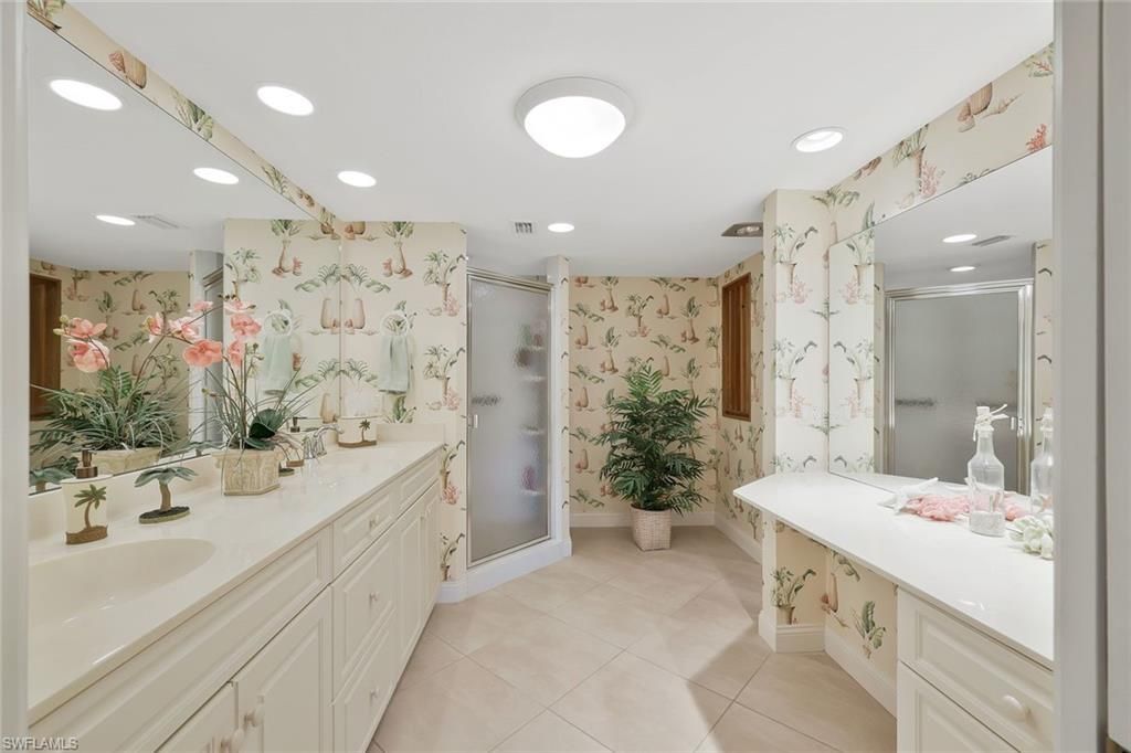 1520 Imperial Golf Course Blvd, Unit 214, Naples, FL 34110 Photo