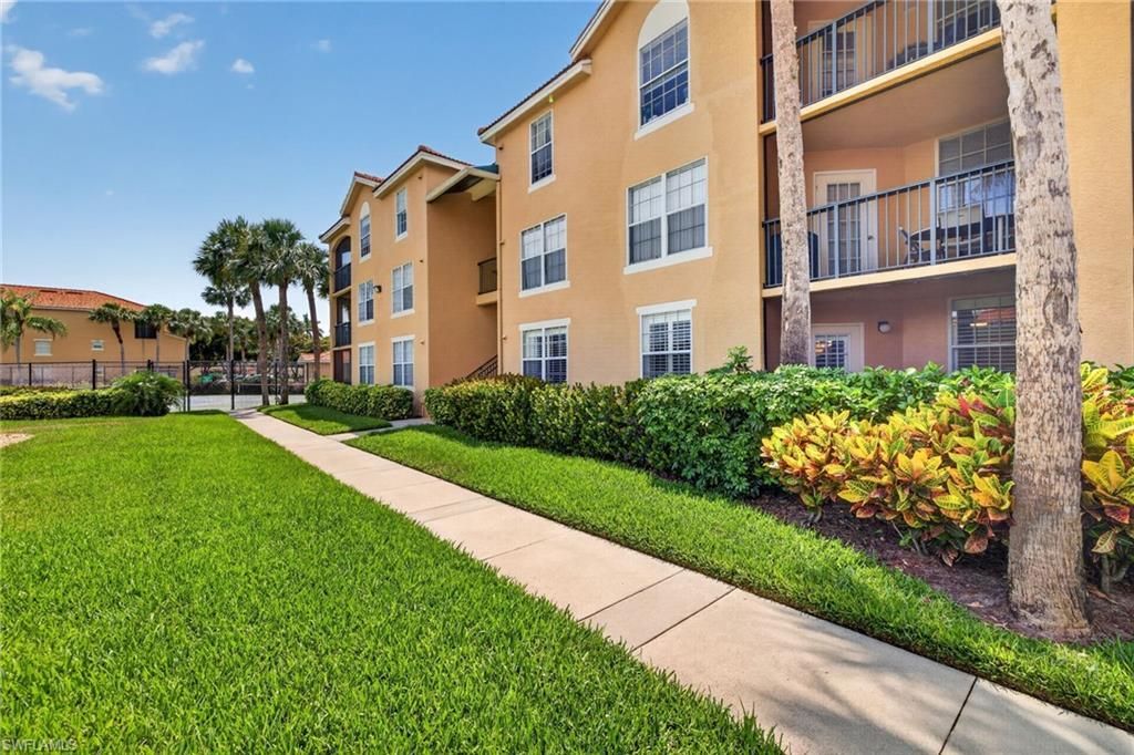 8659 River Homes Ln, Unit 1106, Bonita Springs, FL 34135 Photo