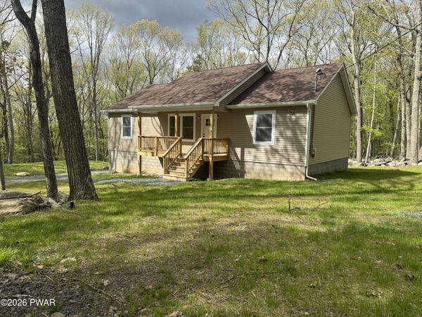 150 Cree Road, Shohola, PA 18458