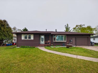 1107 24th Avenue S, Moorhead, MN 56560