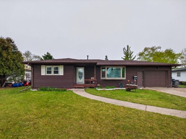 1107 24th Avenue S, Moorhead, MN 56560
