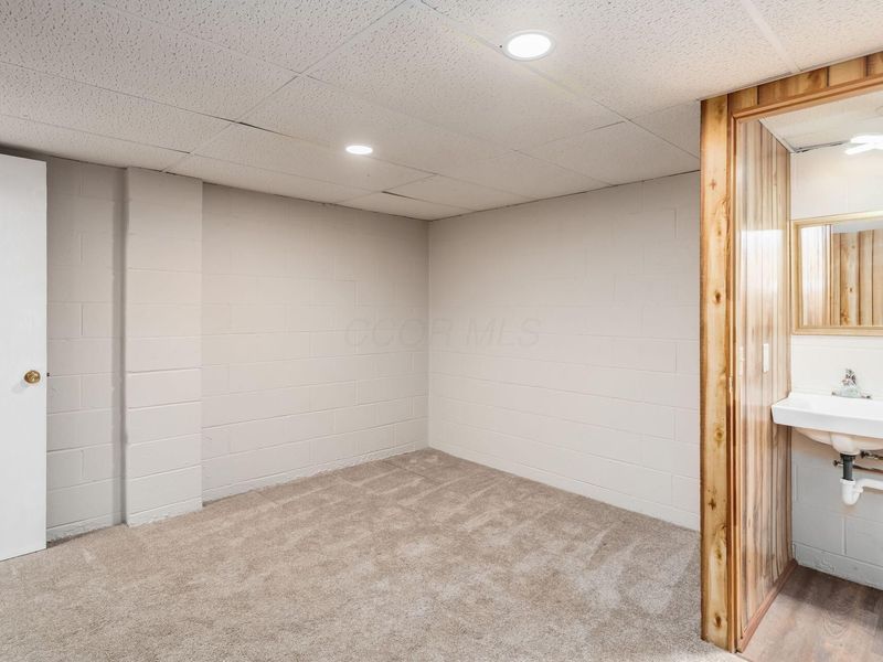 7895 Barkwood Drive, Unit 19F, Columbus, OH 43085 Photo 18