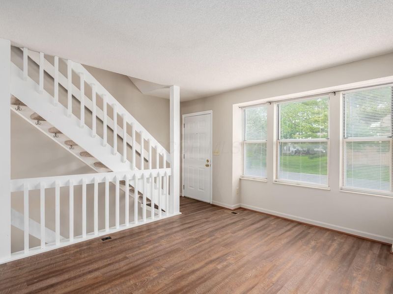 7895 Barkwood Drive, Unit 19F, Columbus, OH 43085 Photo 4