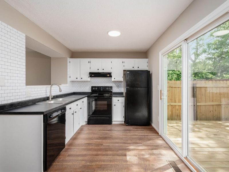 7895 Barkwood Drive, Unit 19F, Columbus, OH 43085 Photo 9