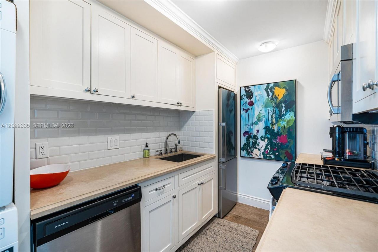1130 Venetian Way, Unit 1E, Miami Beach, FL 33139 Photo