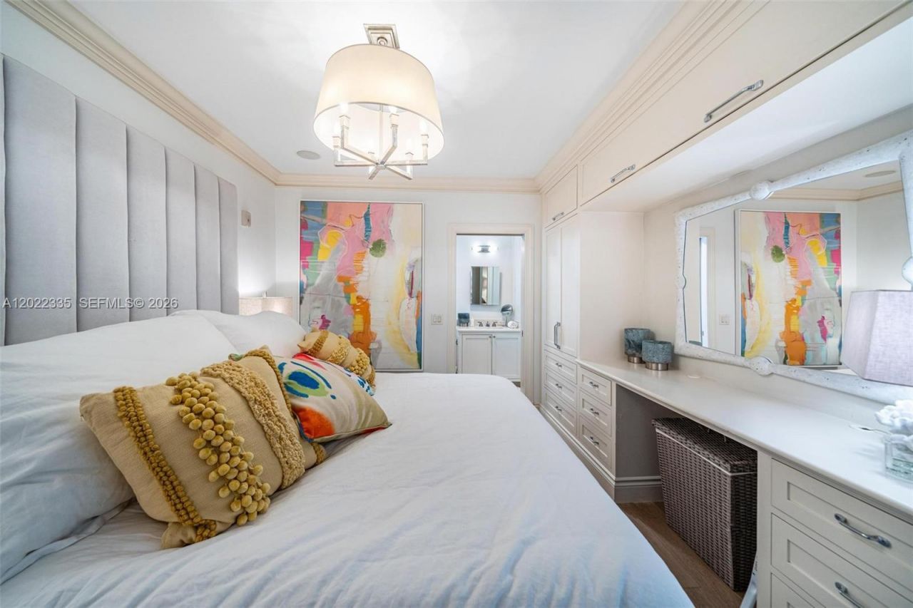 1130 Venetian Way, Unit 1E, Miami Beach, FL 33139 Photo