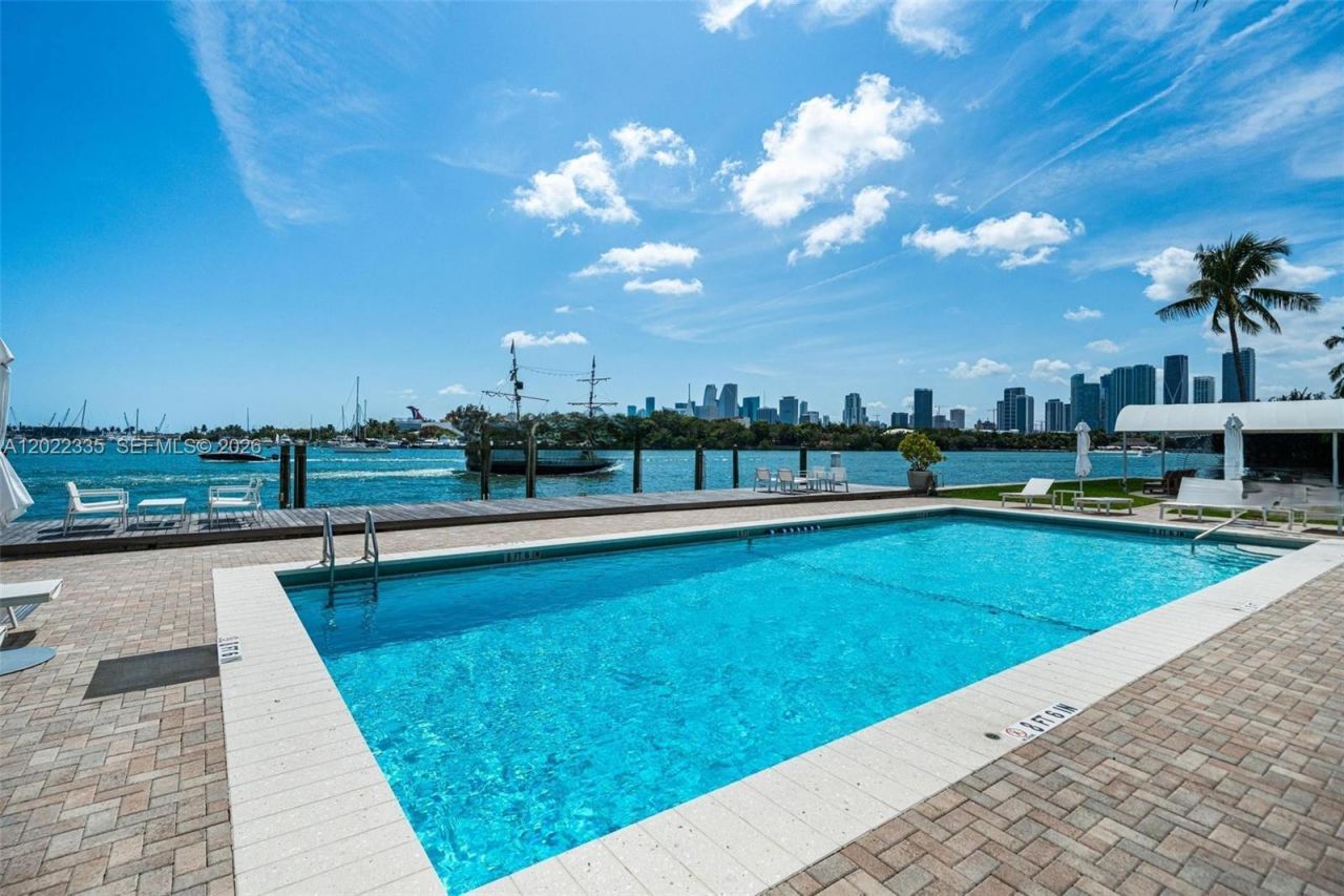1130 Venetian Way, Unit 1E, Miami Beach, FL 33139 Photo